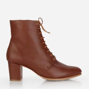 BNWOT Poppy Barley Victoriana boot